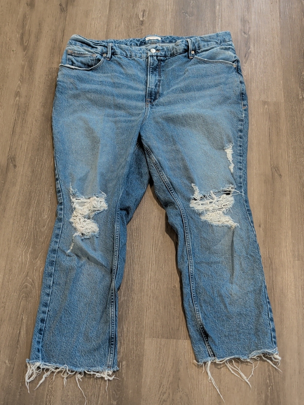 Good American Size 18 Distressed Women’s Jeans